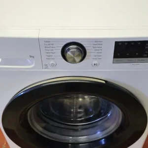 Lg 9kg direct drive washing machine in white - Image 2