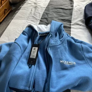 Men’s designer clothes size small - Image 2