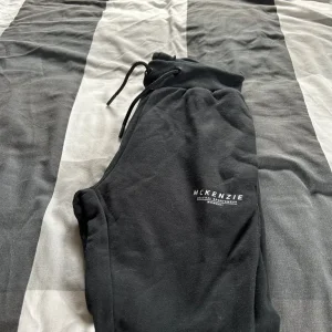 Men’s designer clothes size small - Image 4