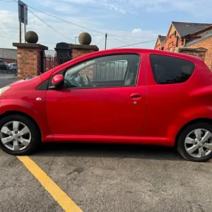 2011 Toyota AYGO 1.0 VVT-i Go 3dr Hatchback Petrol Manual - Image 4