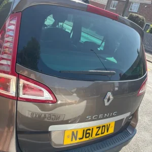 Renault Scenic MPV 2011 Manual 5-door - Image 2
