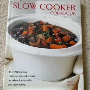Lakeland 1.5L Slow Cooker And Cookbook - Image 8