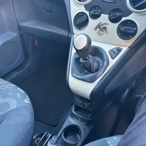 Ford KA Hatchback 2011 3-door manual - Image 8