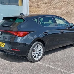 2020 SEAT Leon 1.5 TSI EVO SE Dynamic Hatchback - Image 3
