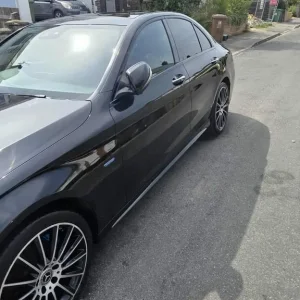 2017 Mercedes-Benz C350e AMG Line Hybrid - Image 4