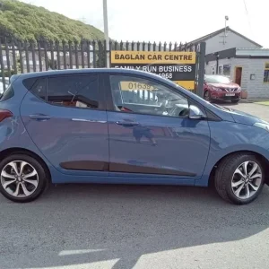 2017 Hyundai i10 1.2 Premium SE Hatchback - Image 2