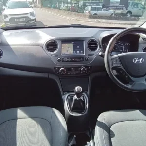 2017 Hyundai i10 1.2 Premium SE Hatchback - Image 3