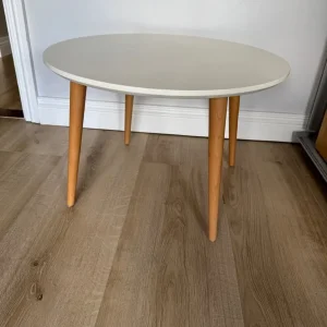 White round coffee table