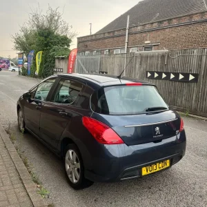 2013 Peugeot 308 1.6 HDi Hatchback - Image 2