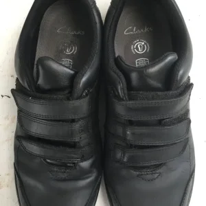 Clarks boys shoes size 7.5 black - Image 3