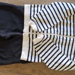 Tracksuit bottoms and striped cardigans - Image 8