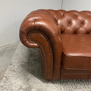 CHESTERFIELD LARGE 2 SEATER CLUB SOFA WITH CHESTNUT BROWN LEATHER - Image 7