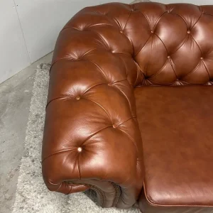 CHESTERFIELD LARGE 2 SEATER CLUB SOFA WITH CHESTNUT BROWN LEATHER - Image 8