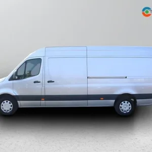 2022 Mercedes-Benz Sprinter 2.0 CDI Premium RWD 5-door Panel Van - Image 7