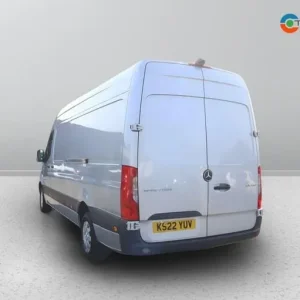 2022 Mercedes-Benz Sprinter 2.0 CDI Premium RWD 5-door Panel Van - Image 8