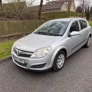 2008 Vauxhall Astra 1.7 CDTi 16V Life 5-door Hatchback - Image 2