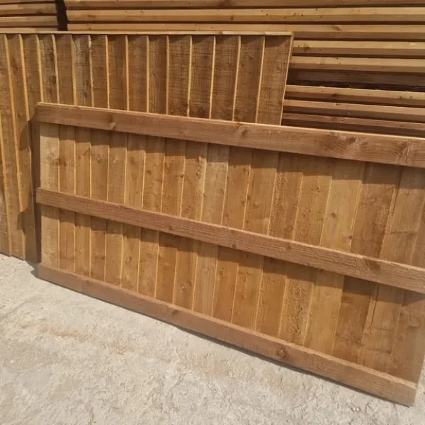 Feather edge fence panels