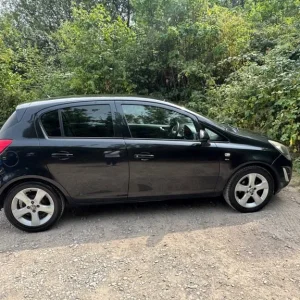 2013 Vauxhall Corsa 1.2 SXi 5-door Hatchback - Image 3