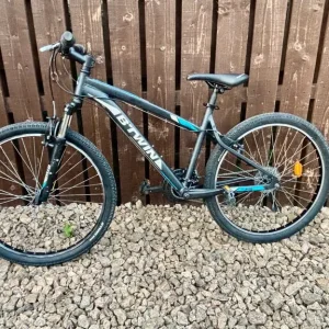 B-twin Rockrider mountain bike 17” M frame 26” wheels 3x7 speed - Image 2