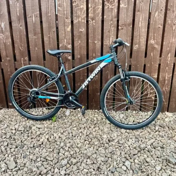 B-twin Rockrider mountain bike 17” M frame 26” wheels 3x7 speed