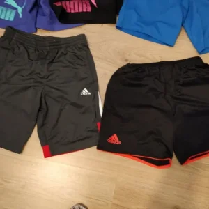 Branded ladies shorts - Image 3