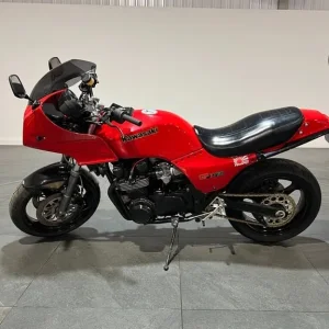 1983 Kawasaki GPZ75-0 Red with Black Wheels - Image 3