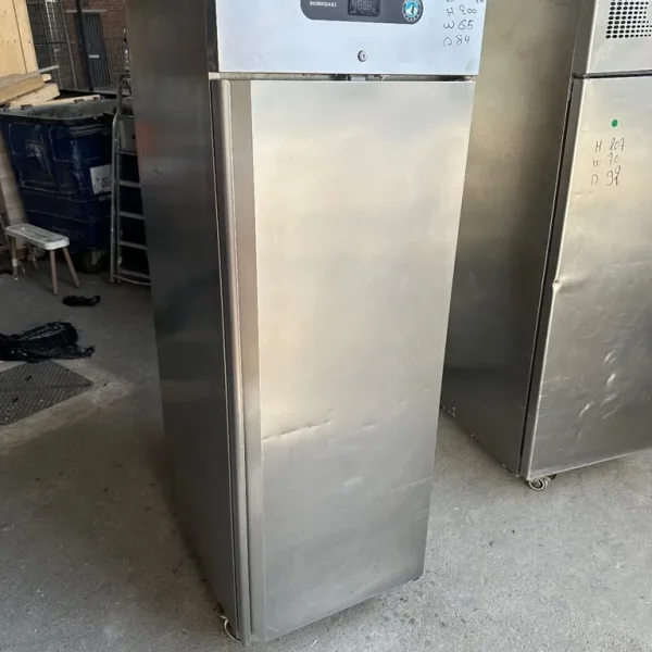 Commercial single door freezer