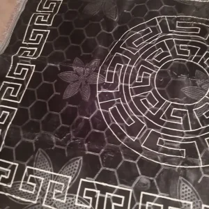 Large non-slip rug - Image 2