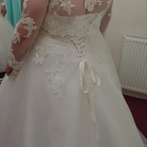 Wedding Dress size 20 with underskirt and new jacket - Image 3
