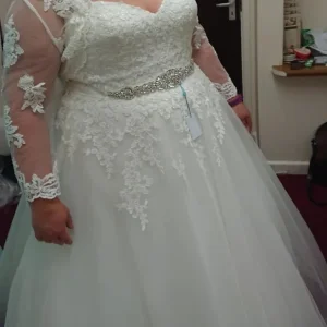 Wedding Dress size 20 with underskirt and new jacket - Image 4