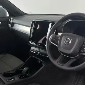 2024 Volvo XC40 B3 Core Mild Hybrid Estate - Image 4