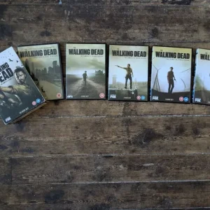 The Walking Dead DVDs Seasons 1–5 - Image 2