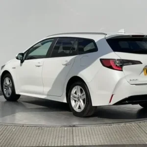 2022 Suzuki Swift 1.8h Hybrid Estate - Image 8