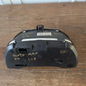 FIAT PUNTO MK2 8V PETROL SPEEDO CLOCKS 2002 - Image 4