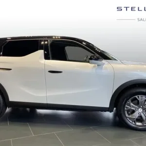 2024 DS 3 Crossback E-TENSE Electric SUV - Image 2