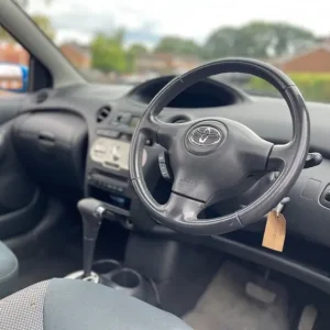 2003 Toyota Yaris 1.3 VVT-i T Spirit 3dr Auto HATCHBACK Petrol Automatic - Image 3