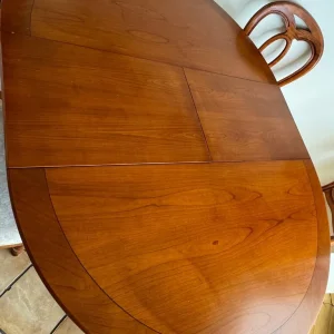 Extendable dining table and 6 chairs - Image 2