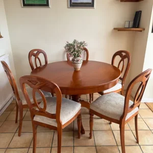 Extendable dining table and 6 chairs - Image 3
