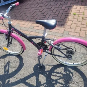 Girl's bike - Image 3