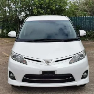 2011 Toyota Estima Aeras 2.4L Auto with Leather Seats - Image 2
