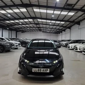 2023 Toyota Prius Business Edition Plus - Image 2