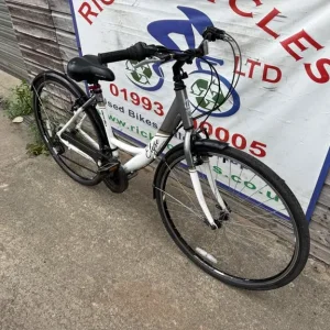 Apollo Elyse 18” Town Bike with Lock and Lights - Image 3