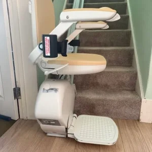 Acorn 130 straight stairlift - Image 3