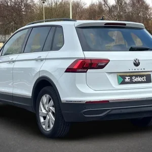 2022 Volkswagen Tiguan 1.5 TSI Life 5dr Estate Petrol Manual - Image 3