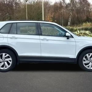 2022 Volkswagen Tiguan 1.5 TSI Life 5dr Estate Petrol Manual - Image 4