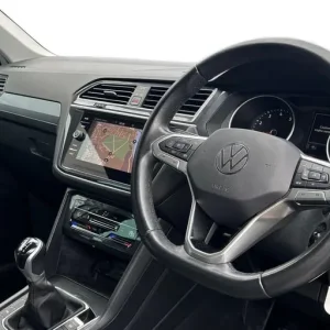 2022 Volkswagen Tiguan 1.5 TSI Life 5dr Estate Petrol Manual - Image 6