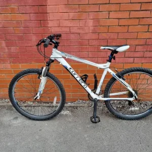 Carrera Valour 26" Wheels