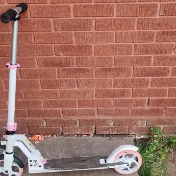 Reaction scooter for girls