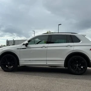 Volkswagen Tiguan 1.5 TSi R-Line 2020 - Image 3