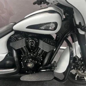 Indian CHIEFTAIN 2024 Darkhorse 116 1890cc Ghost White 2300 miles - Image 4